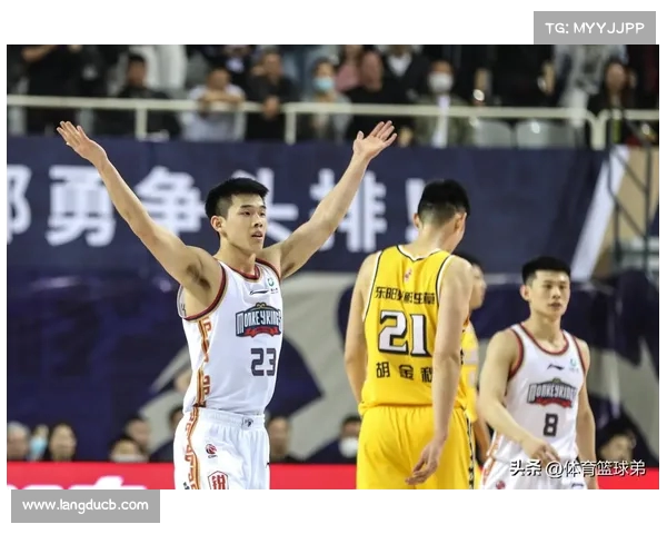 CBA新星崛起:年轻球员带领球队走向巅峰 CBA新星崛起:年轻球员带领球队走向巅峰