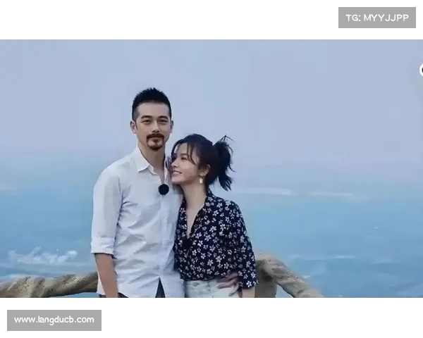 内娱唯一配享太庙的明星夫妻:他们如何拥有全网独一份的“塌房赦免权”? 内娱唯一配享太庙的明星夫妻:他们如何拥有全网独一份的“塌房赦免权”?